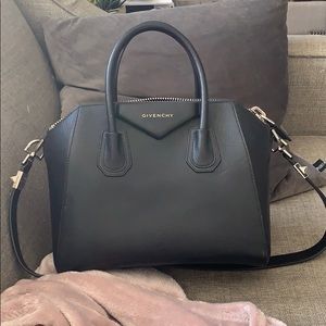 Givenchy Black Leather Antigona Shoulder Bag